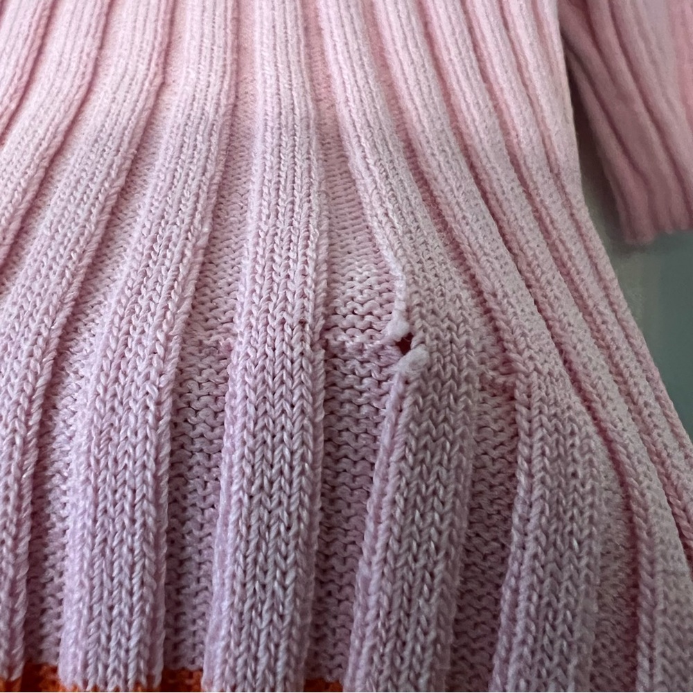 Mukzin Rare Ribbed Colorblock Sweater Top with Asian Knot Beaded Neck Detail - Picture 5 of 8